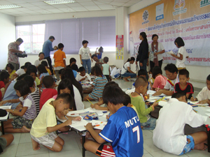 คาราวานหนังสือสร้างสุข