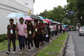 รัตนบัณฑิตรับน้องสร้างสรรค์ พานิสิตใหม่ไหว้พระ 9 วัด