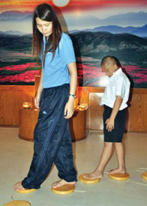 สุขแท้ด้วยปัญญาพาเด็ก[พิการ]ก้าวสู่สังคม