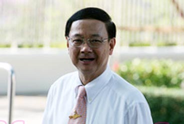 ศ.นพ.ภิรมย์ กมลรัตนกุล อธิการบดีจุฬาลงกรณ์มหาวิทยาลัย