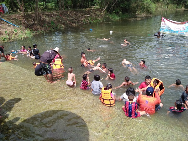 รพ.สต.ทับพริก 'สอนเด็กว่ายน้ำ' เพื่อความปลอดภัย thaihealth