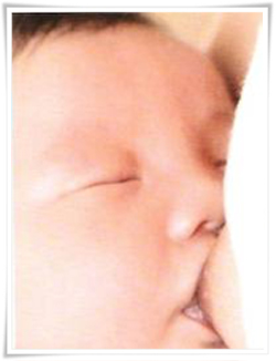 ครอบครัวต้นแบบเลี้ยงลูกด้วยนมแม่