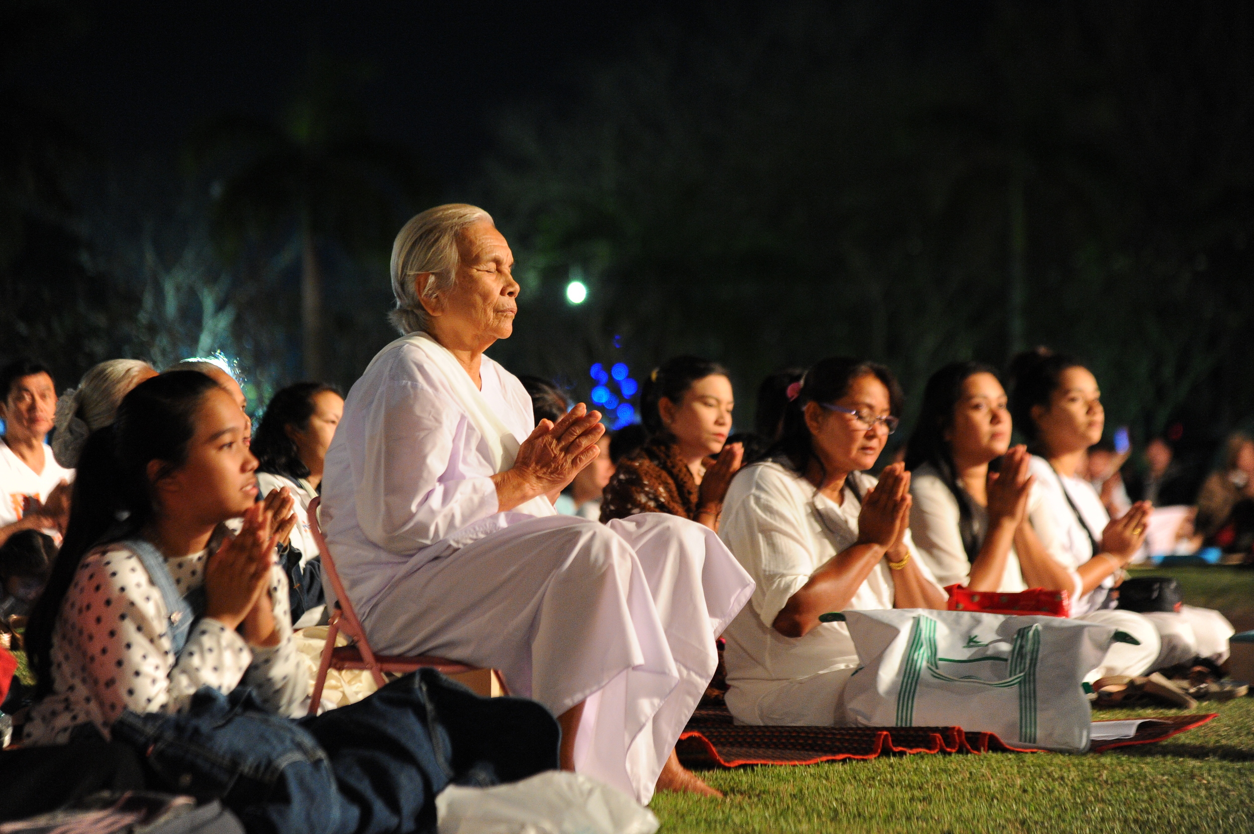 “สวดมนต์ข้ามปี”เริ่มต้นสิ่งดีง่ายๆใกล้บ้าน  thaihealth